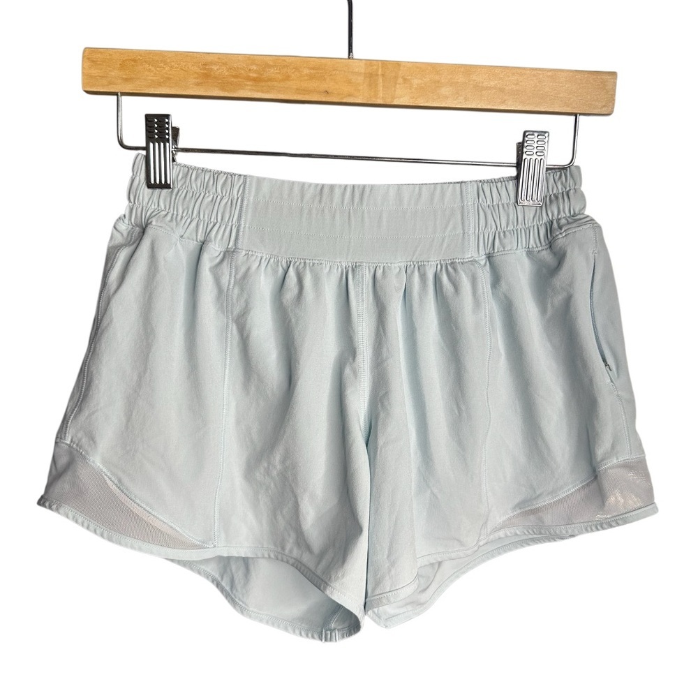 Lululemon | Hotty Hot Low-Rise Lined Short 4" Powder Blue | Size 4 - Picture 4 of 7